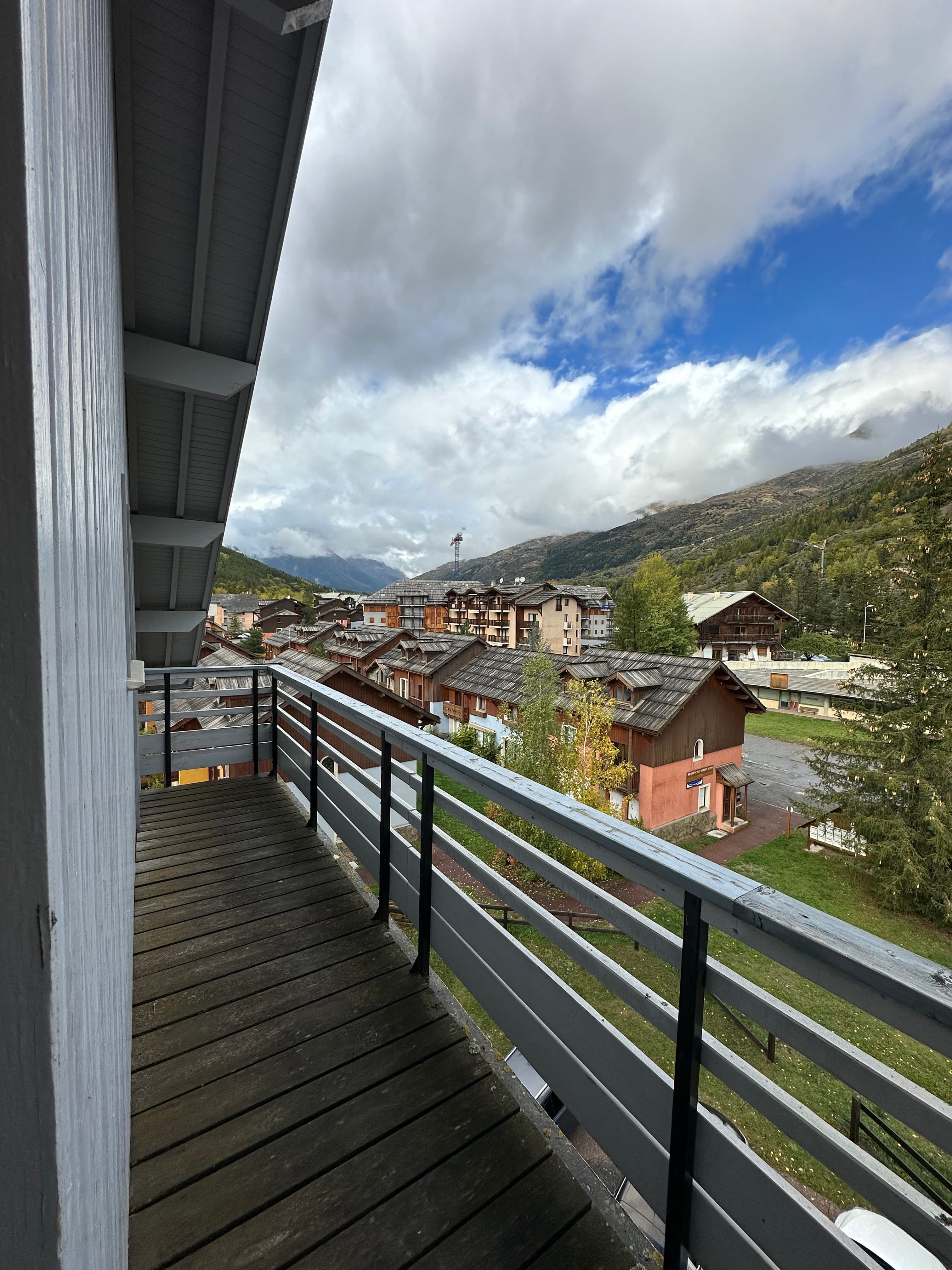 Vue depuis le balcon sur la station